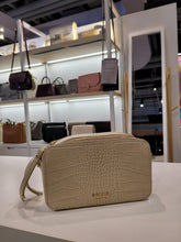 將圖片載入圖庫檢視器 Camera Bag