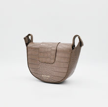 將圖片載入圖庫檢視器 Saddle Bag