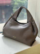 將圖片載入圖庫檢視器 Cloudy bag
