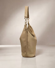將圖片載入圖庫檢視器 Large hobo
