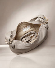將圖片載入圖庫檢視器 Croissant bag
